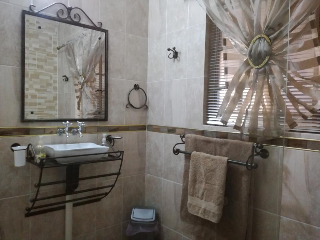 All Over Africa Guest House Kempton Park Dış mekan fotoğraf