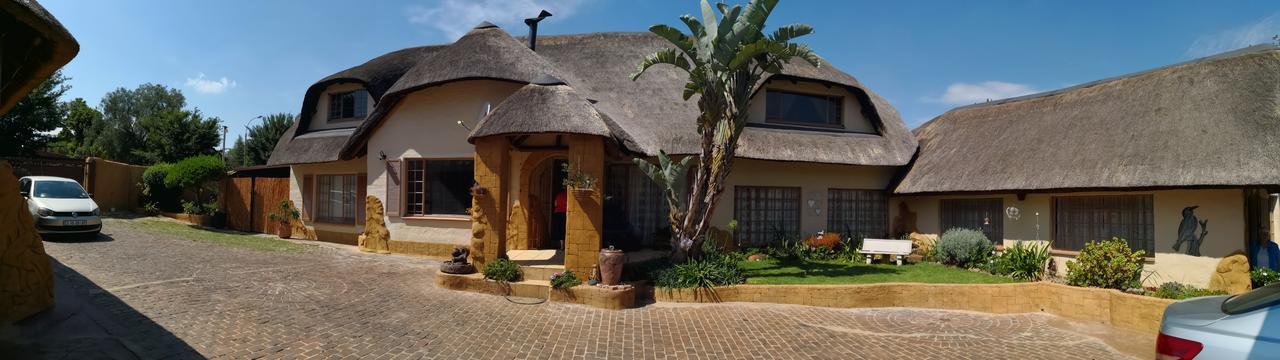 All Over Africa Guest House Kempton Park Dış mekan fotoğraf