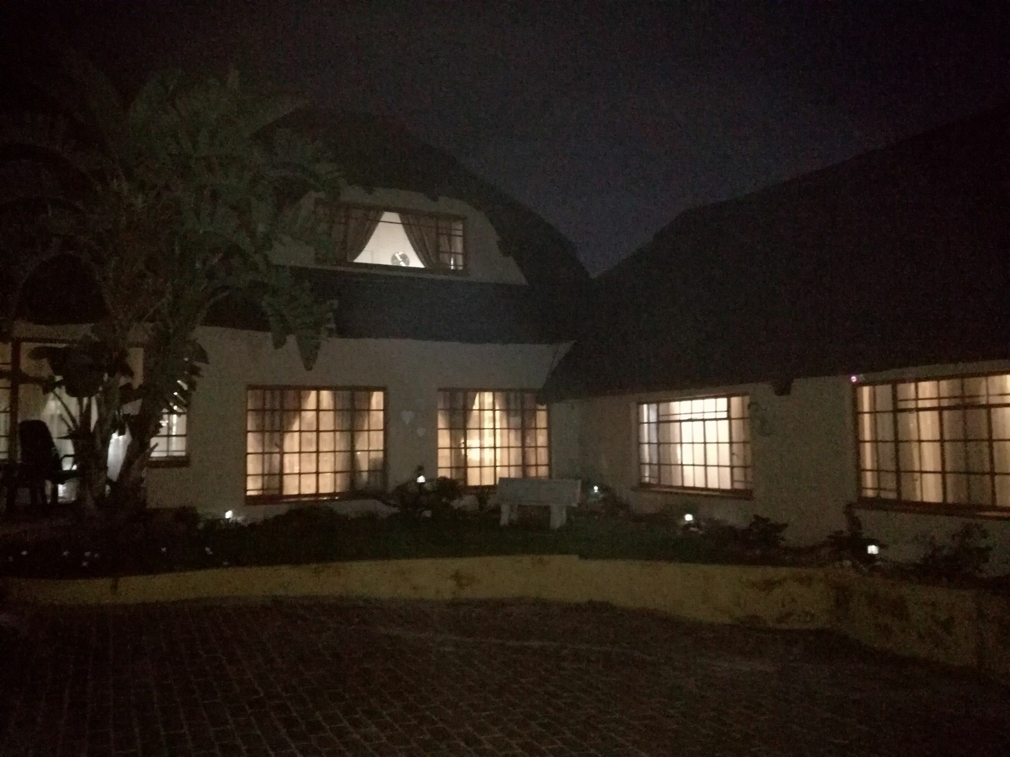 All Over Africa Guest House Kempton Park Dış mekan fotoğraf