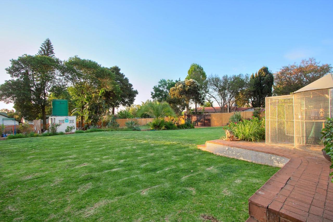 All Over Africa Guest House Kempton Park Dış mekan fotoğraf