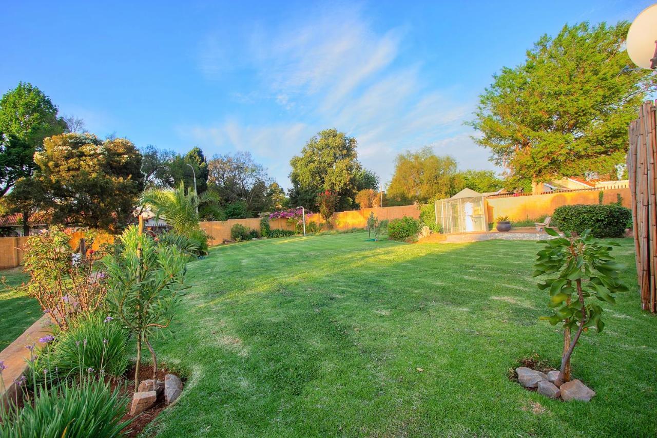 All Over Africa Guest House Kempton Park Dış mekan fotoğraf