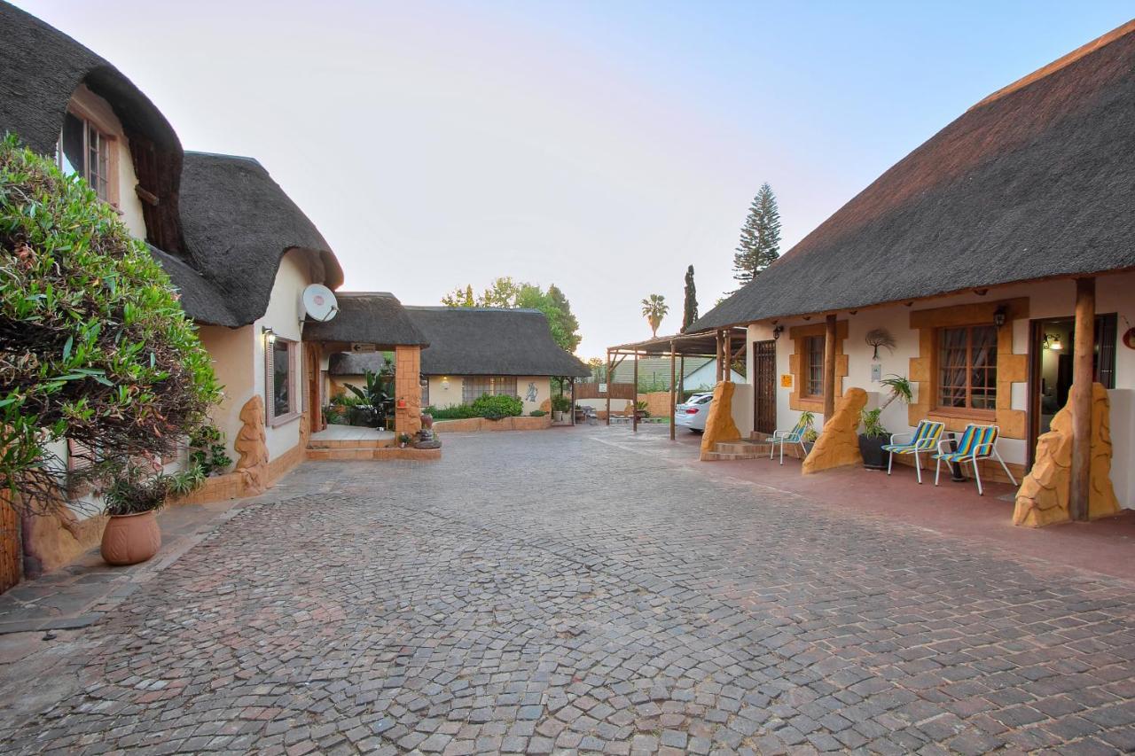 All Over Africa Guest House Kempton Park Dış mekan fotoğraf